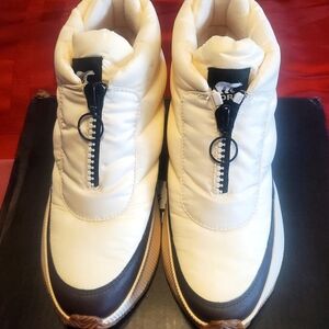 Sorel Out N About III Puffy Zip WP Boots